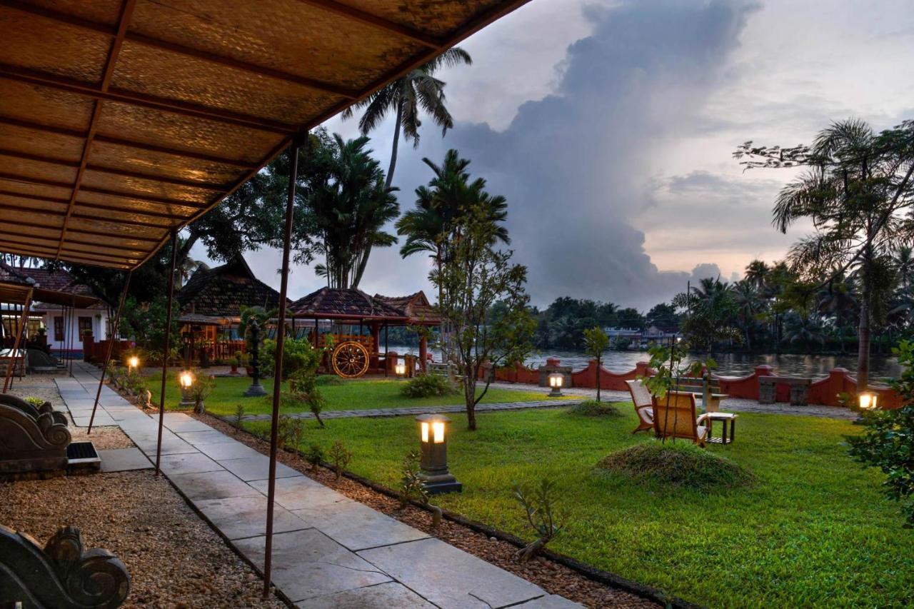 Stayvista At La Riva Heritage Villa With Bicycle Alappuzha Exterior photo